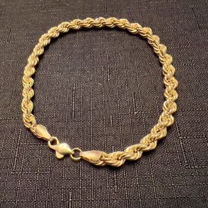 *Just sold* 10k Gold Rope Bracelet. 8”. 5mm. 3.75 grams